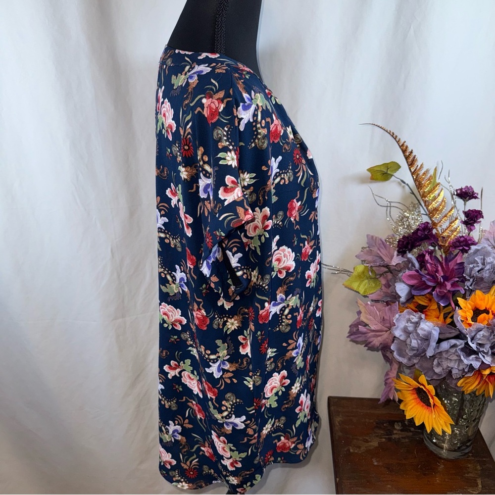 Philosophy Navy Floral Split Neck Short Sleeve Blouse Size L - Picture 4 of 8